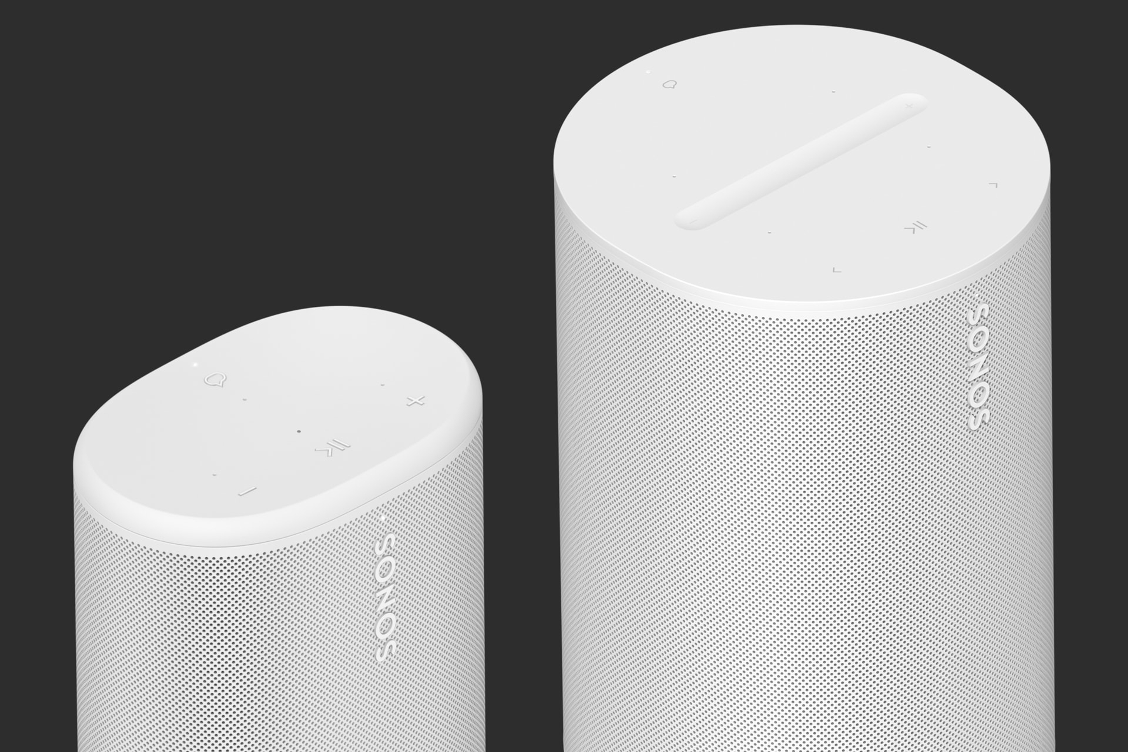 Un Sonos Play blanc avec un Sonos Era 100 blanc sur un fond gris foncé