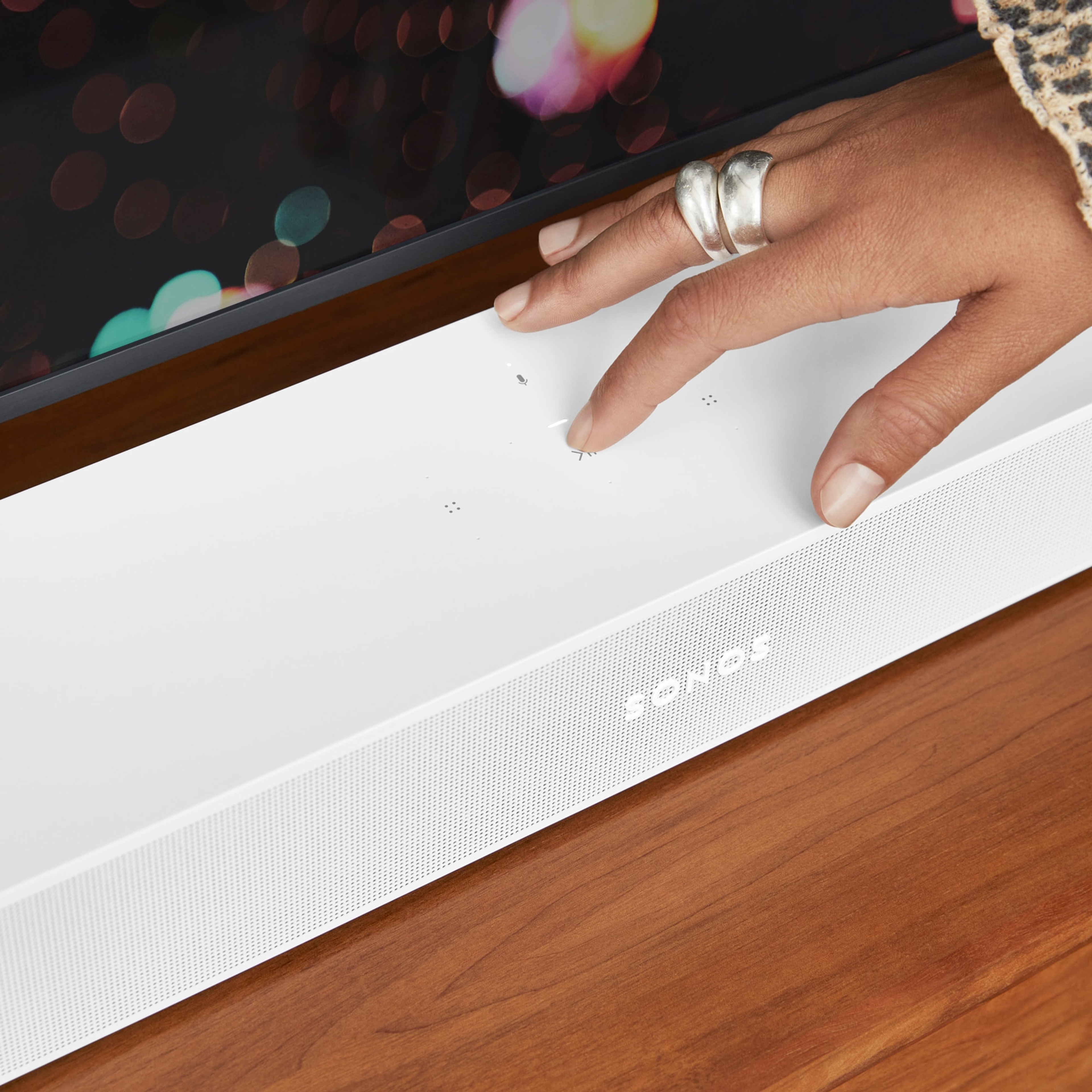 Beam features easy-to-use touch controls on top for volume, play/pause, and track navigation