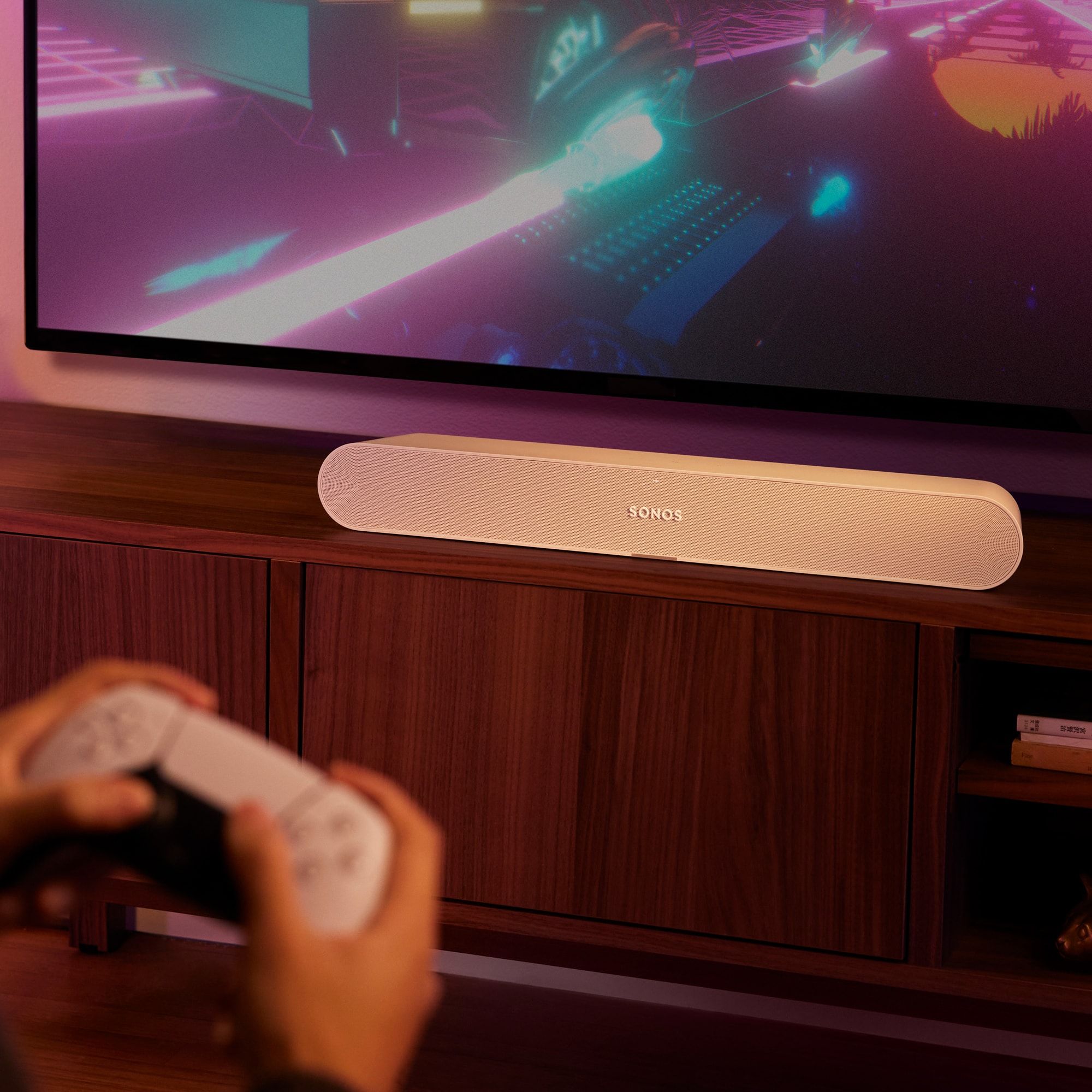 Ray: A Small Soundbar for TV and Gaming - Sonos